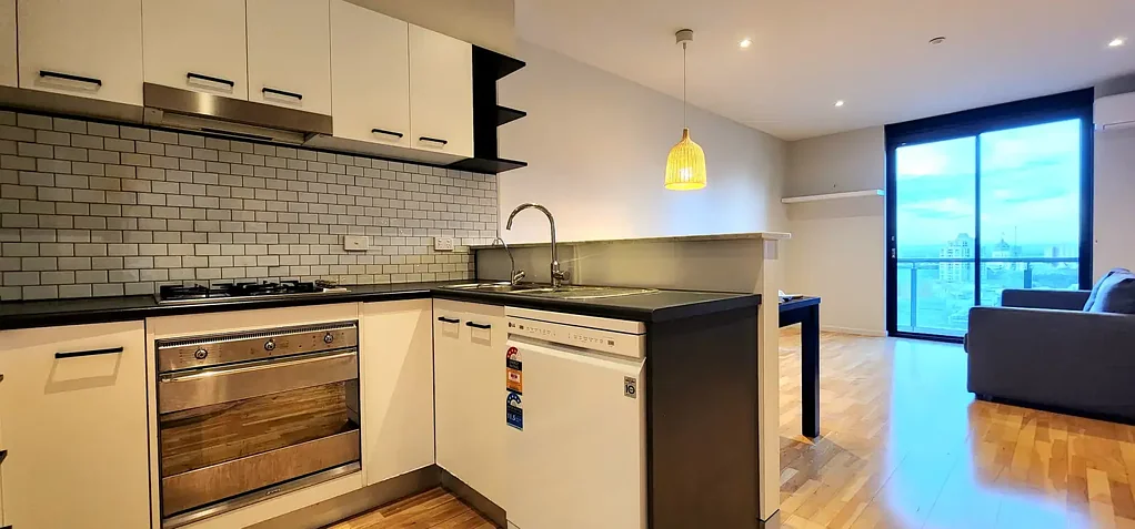 Spacious One Bedroom Apartment with City Views