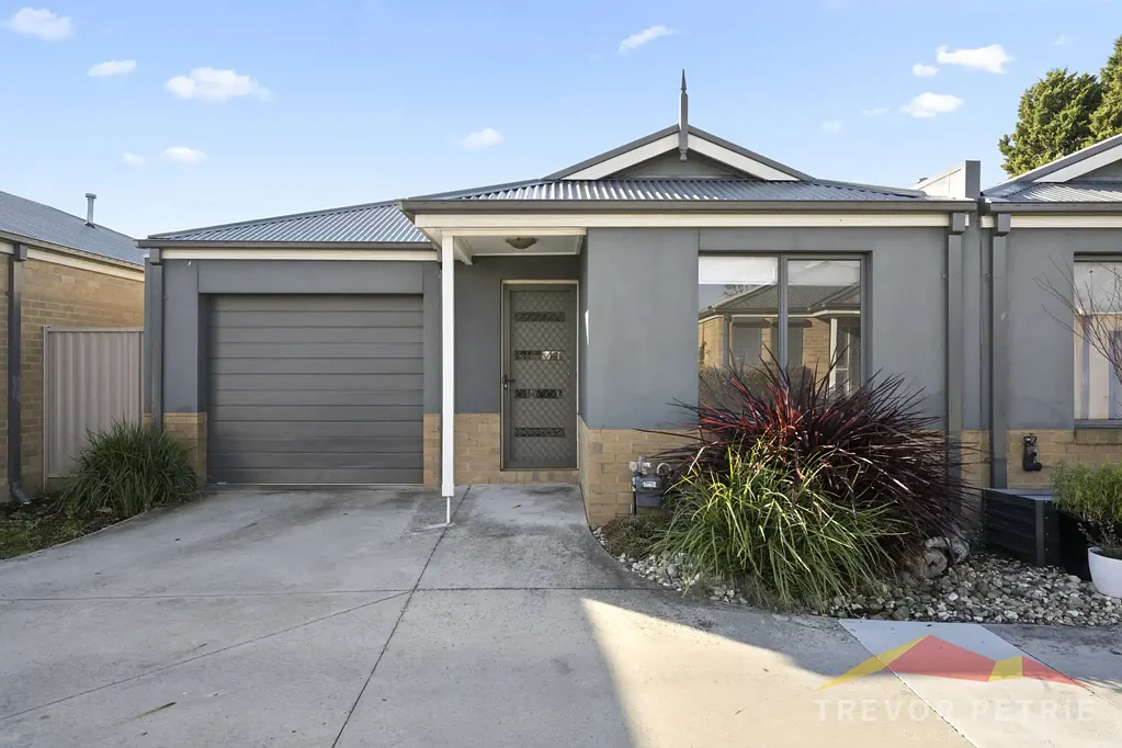 Sebastopol 3ห้องนอน Stylish Townhouse Living with Immediate Rental Return