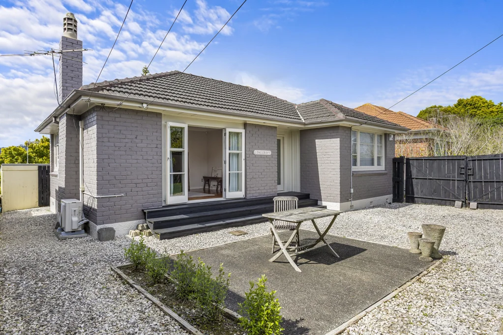 Waterview 2Phòng ngủ Solid Brick & Tile with Modern Comforts