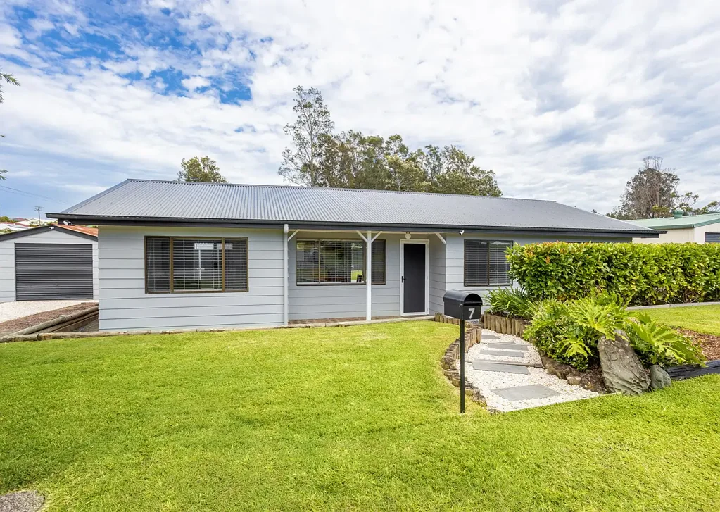 7 Molong Road, Old Bar, NSW 2430