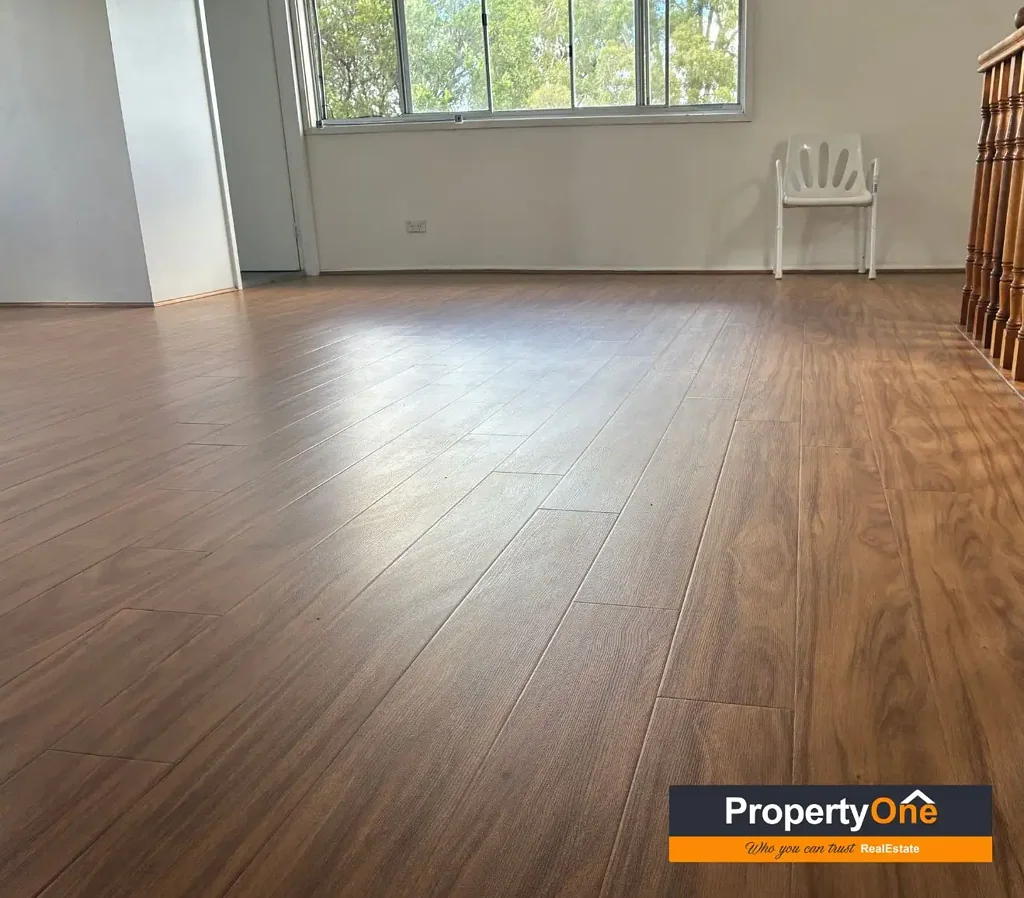Spacious 3-Bedroom Townhouse in Quiet Location – Move In Ready!