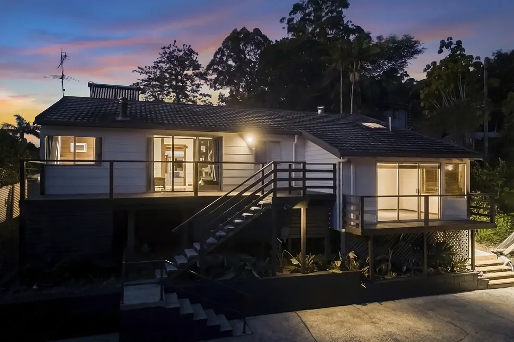 Repton 4chambre Elevated Coastal Sanctuary with Mountain Views, Orchard & Pool