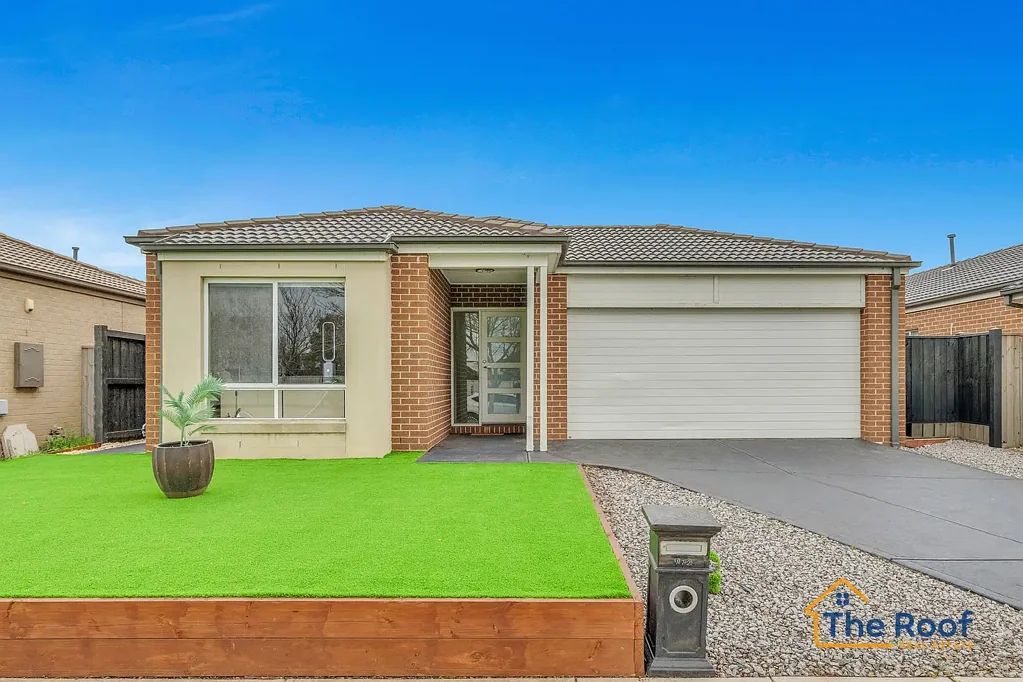 !! Prestigious family Home for Rent in Saltwater estate of  Point Cook !!