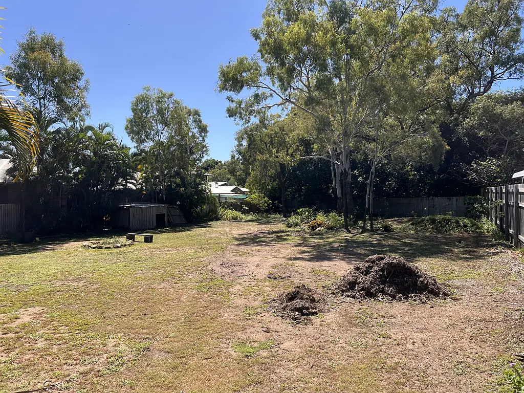 Horseshoe Bay 1049m2 land easy walk to the beach