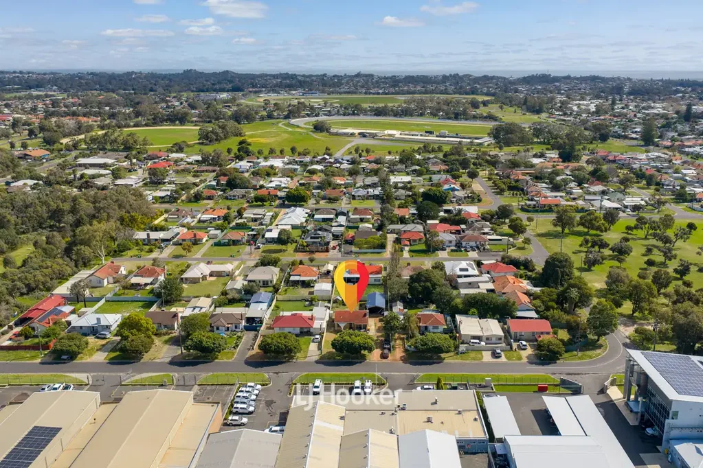 Carey Park 3房  Big Block, Big Shed, Big Potential