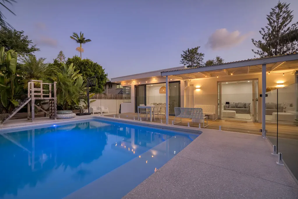 33 Coogeen Street, Bundall, QLD 4217