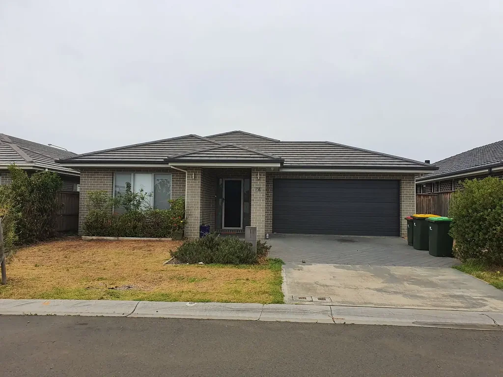 WALKING DISTANCE TO CARNES HILL MARKETPLACE!