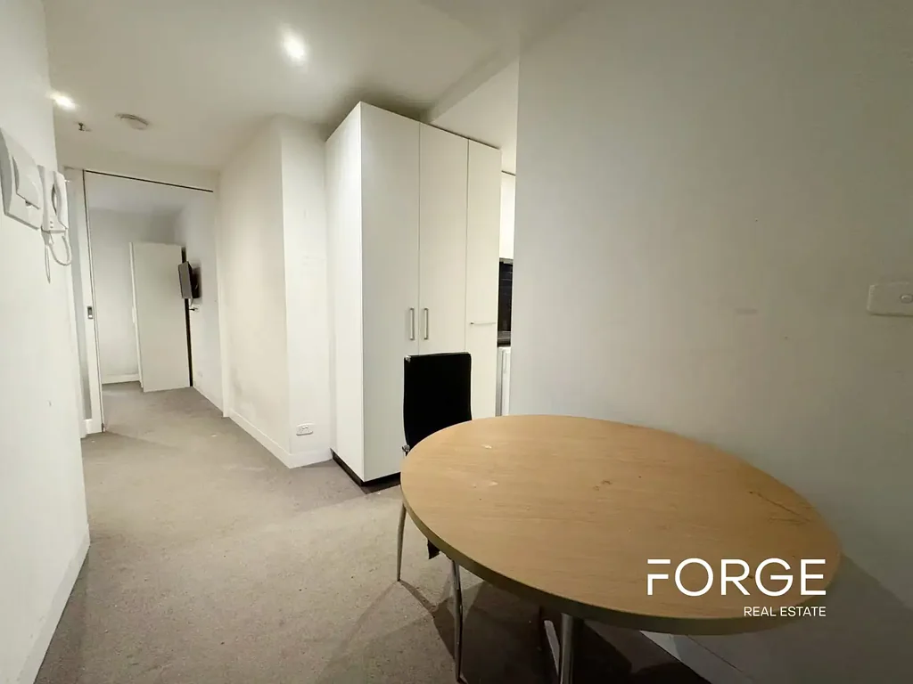 Student Living Walking Distance to Melbourne University