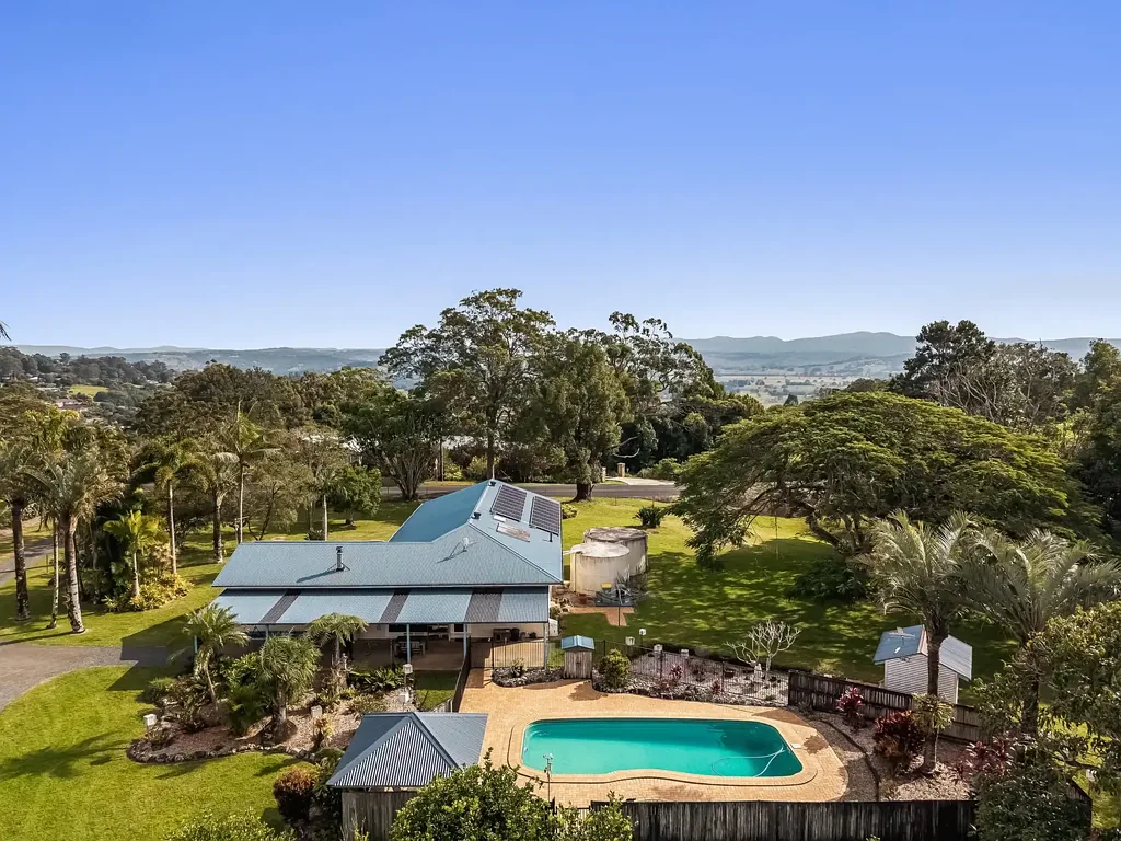 Mcleans Ridges Amazing Lifestyle Opportunity!