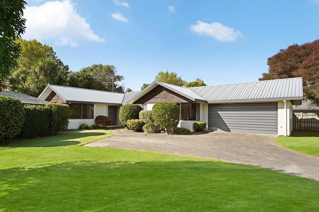Flagstaff 4Kwarto Family Living, Sharply Priced