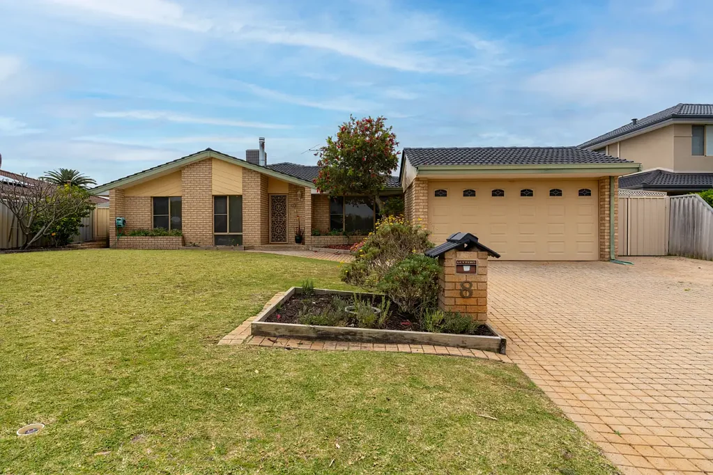 8 Derwent Place, Rockingham, WA 6168