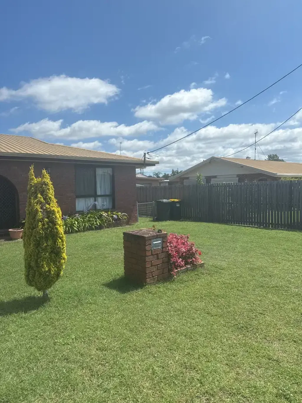 NEAT, LOW-MAINTENANCE LIVING IN A CONVENIENT MILLBANK LOCATION