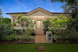 4 Grevillea Avenue, Warriewood