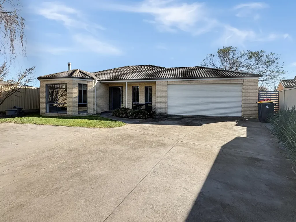 4-Bedroom Home in Quiet Cul-Dec-Sac