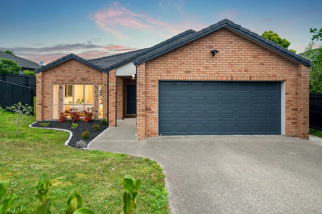 Greenhithe 4Moenga Brick and Tile Freehold Retreat