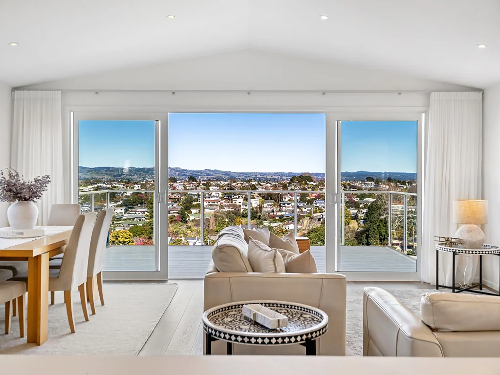 Otumoetai 3ਬੈੱਡਰੂਮ Contemporary living with panoramic view