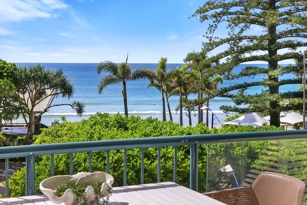 Mooloolaba 2Phòng ngủ RENOVATED BEACHFRONT BLISS!