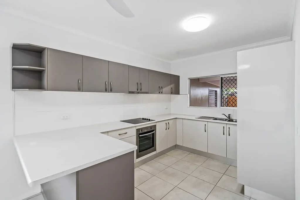 Manoora 3ਬੈੱਡਰੂਮ Beautifully Renovated Home in Central Location