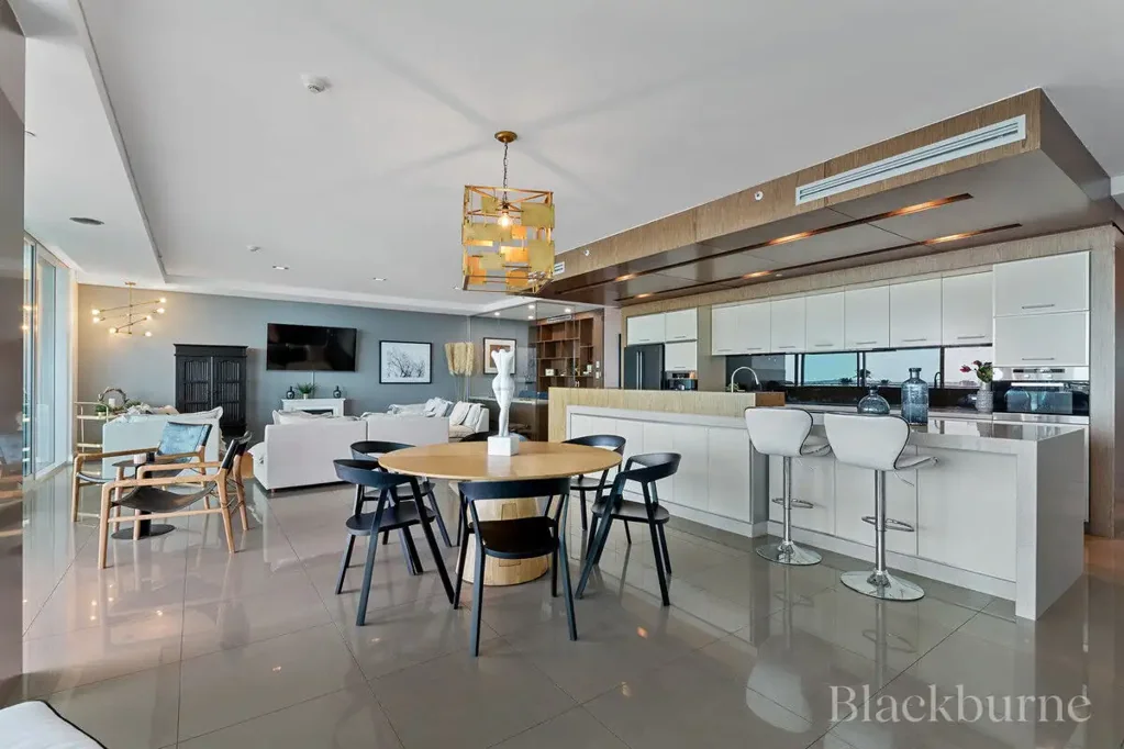 Perth 3房  Furnished and Luxury Living - Sub-penthouse at PEAK Apartments