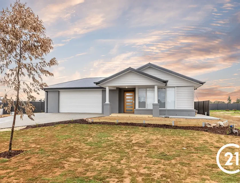 27 Currawong Circuit, Moama, NSW 2731, 4 Bedrooms, 3 Bathrooms, House