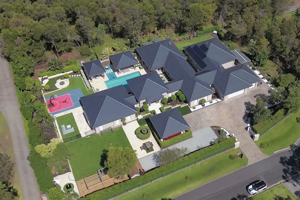 Thornlands 4 Bedroom 'CASA ROSE' – TIMELESS RESORT ELEGANCE