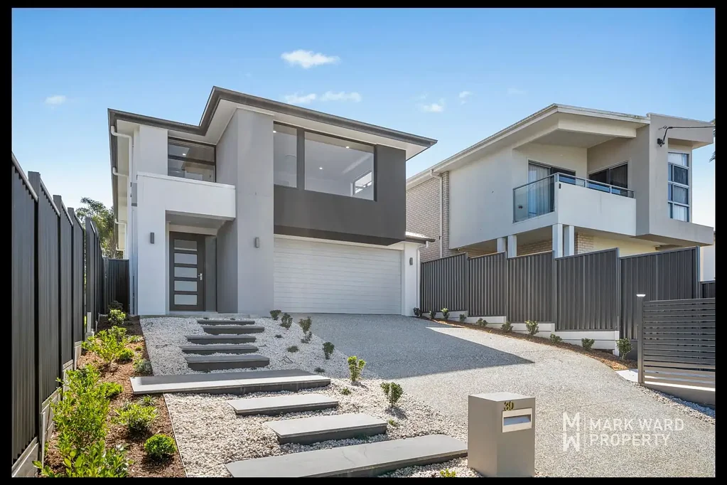 BRAND NEW 4-BED LUXURY RESIDENCE IN SALISBURY