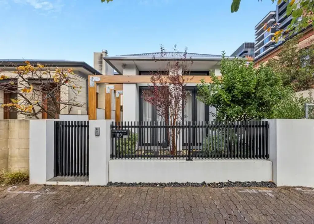 North Adelaide 3غرفة نوم Magnificent Contemporary Terrace in Premier City-Fringe Setting