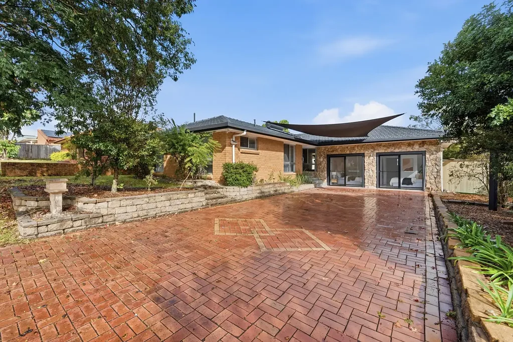 Algester 5房 Algester宁静街道 五卧宽敞实用 翻新浴室太阳能 全围栏庭院随时入住 Five Bedrooms, Renovated Bathrooms and Solar in a Family-Friendly Algester Street