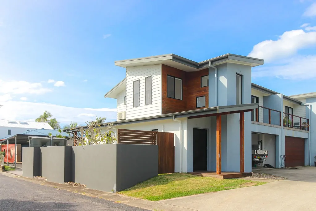 COMFORT, SPACE & PRIME LOCATION