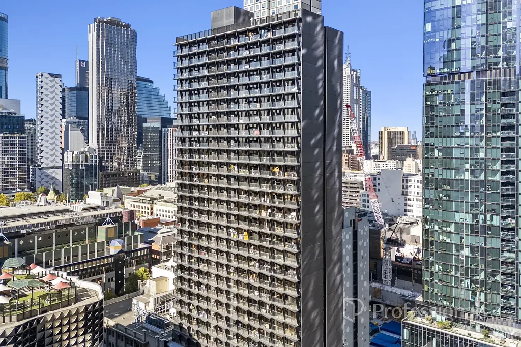 Melbourne 2房 时尚公寓 中心CBD 优质景观 明亮空间 高端设施 步行生活 无限便利 Elevated CBD Living with Lifestyle Convenience
