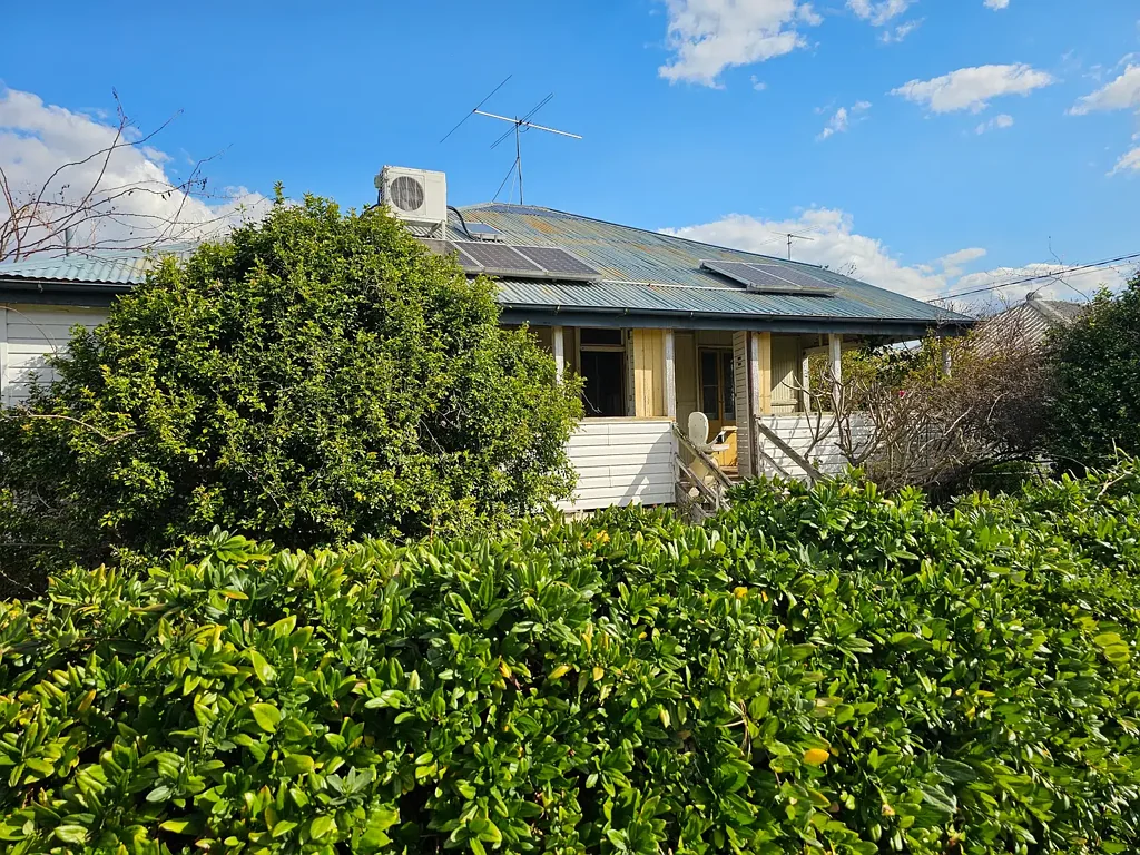 Yarraman 3غرفة نوم Charm, Space and Potential in the Heart of Yarraman