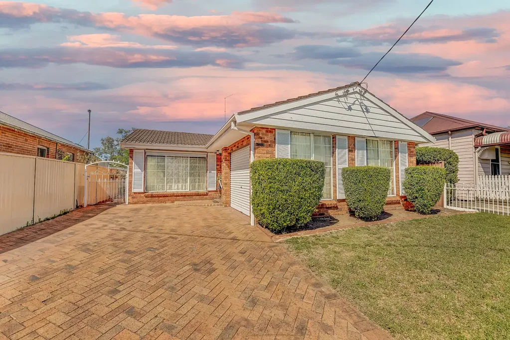 South Windsor 3Moenga Family home in great location