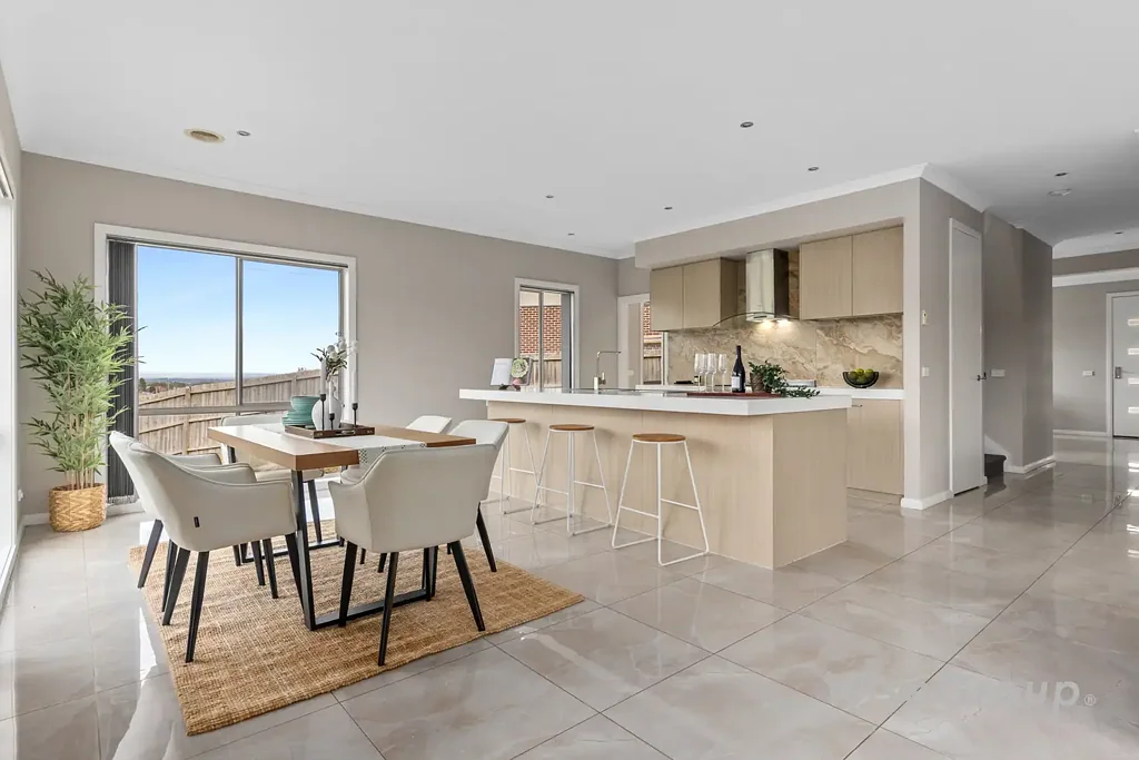 Pakenham 4 Slaapkamer Architectural Luxury with Grand Family Proportions in Aurora Court