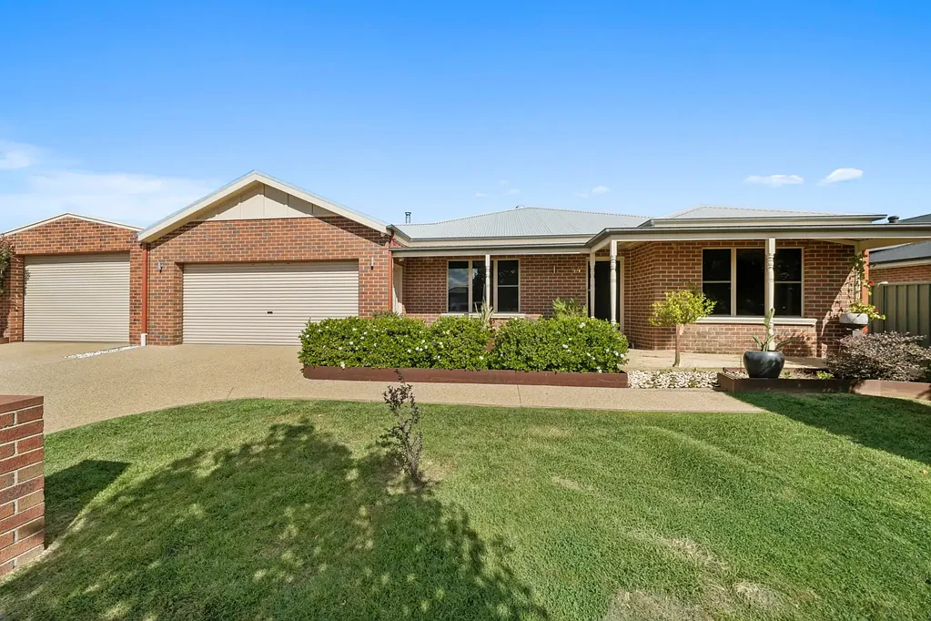 Tatura 4ห้องนอน Spacious Family Living with Shedding, Solar & Entertaining Appeal