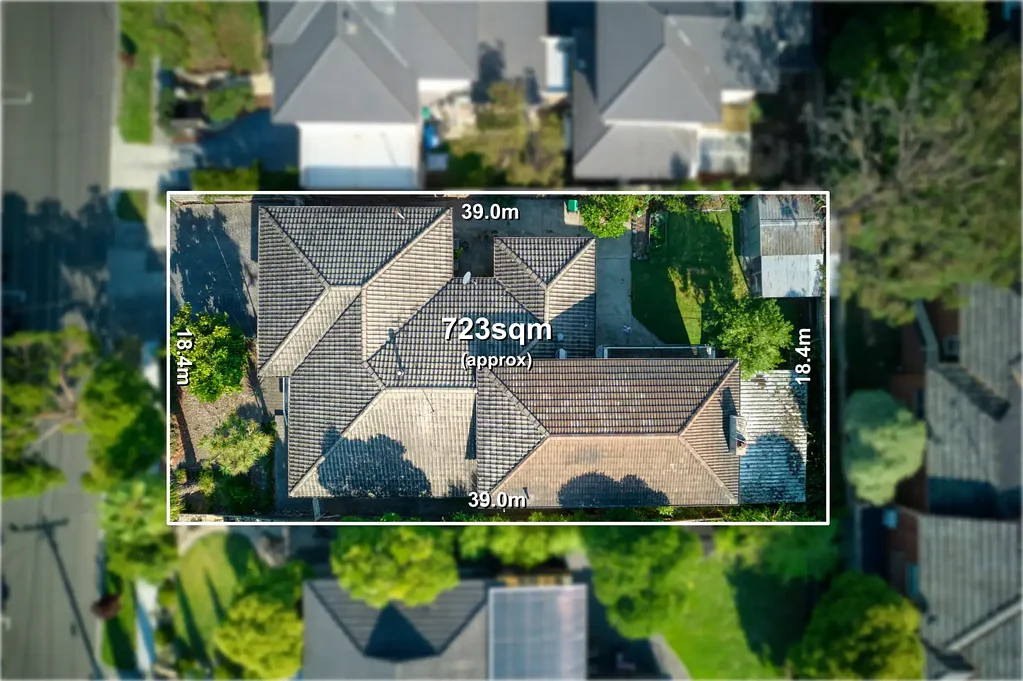 Doncaster 5બેડરૂમ Spacious Five-Bedroom Family Home with Plans for 2-Side-by-Side Townhouses