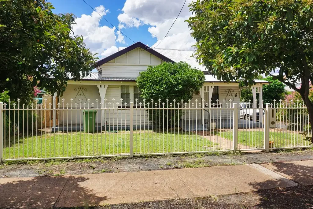 21 Welcome Street, West Wyalong, NSW 2671