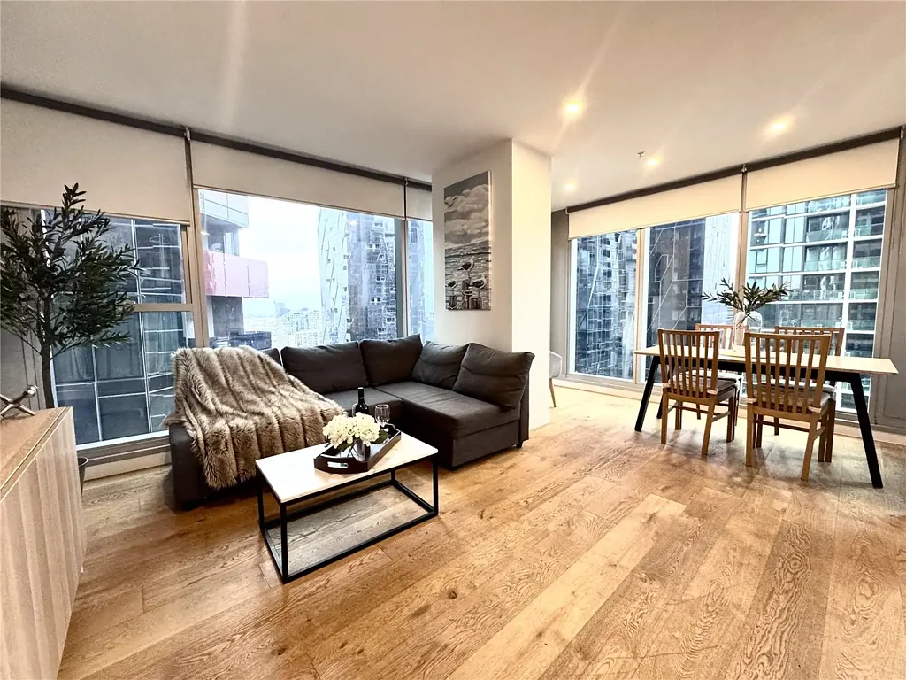Fully Furnished 2-Bedroom Apartment with Stunning Docklands Harbour Views