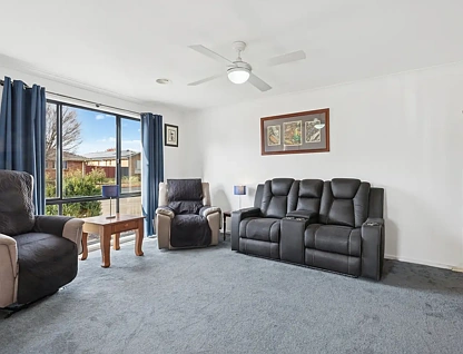 19 Swallow Street, Dunlop, ACT 2615, 4 ਕਮਰੇ, 2 ਬਾਥਰੂਮ, House