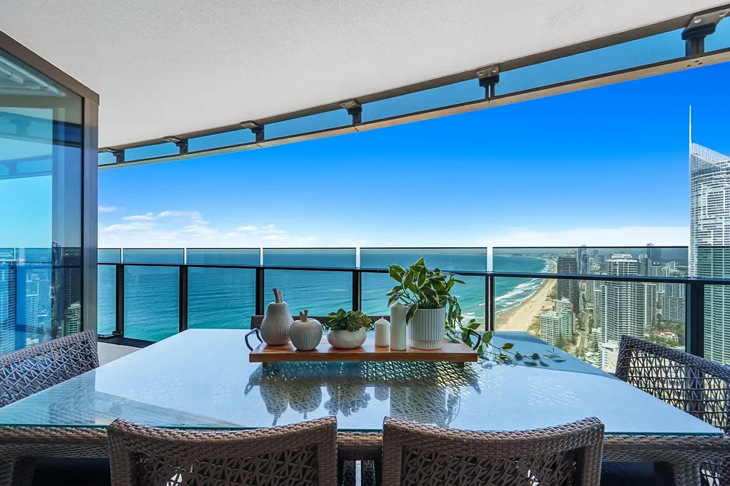 Surfers Paradise 3બેડરૂમ Beachfront 3 bedroom - Amazing Value