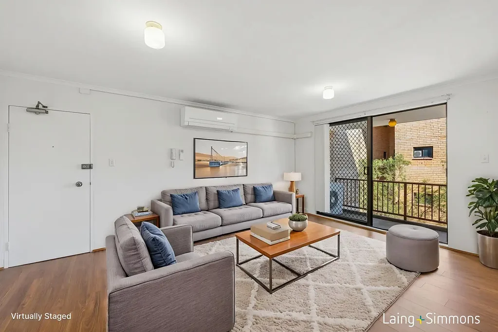 Blacktown 2房 阳光明媚的单元房，位于热门小区 Sunny Unit in a Popular Complex