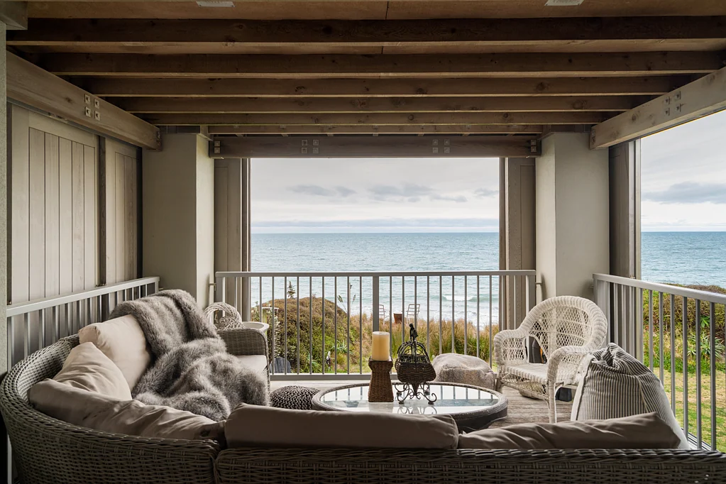 Pukehina 4ਬੈੱਡਰੂਮ A Beachfront Statement