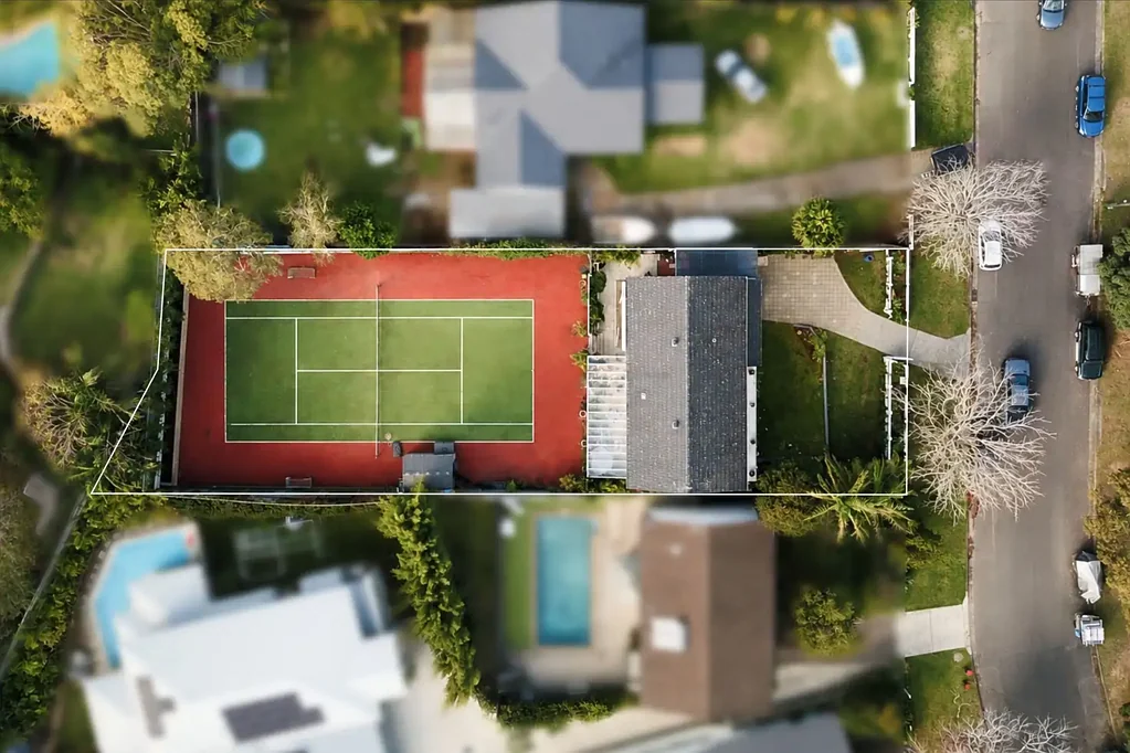 Elanora Heights 4ห้องนอน Luxury Family Entertainer on 1,093sqm with Full-Size Private Tennis Court