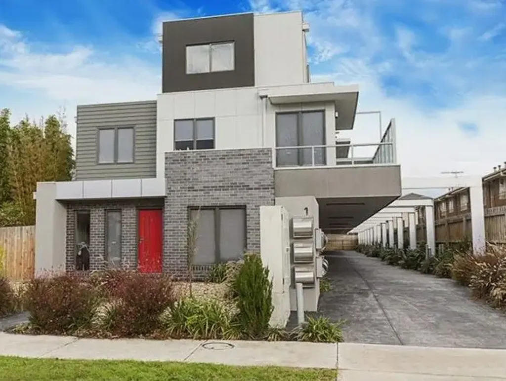 Modern Comfort Meets Urban Convenience in the Heart of West Footscray