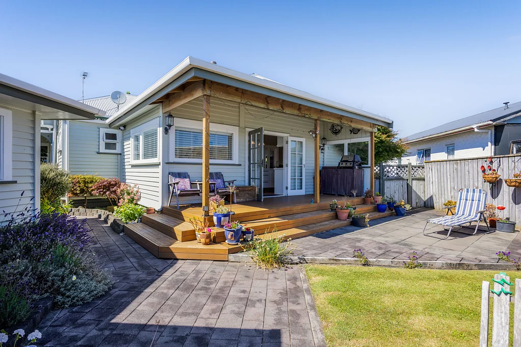 Hawera 5બેડરૂમ Dual Dwelling Delight