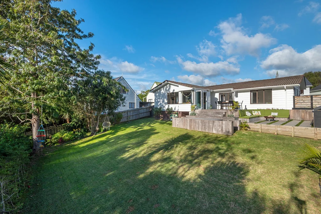 Bayview 3 Bedroom Backing onto Nature, Living in Comfort