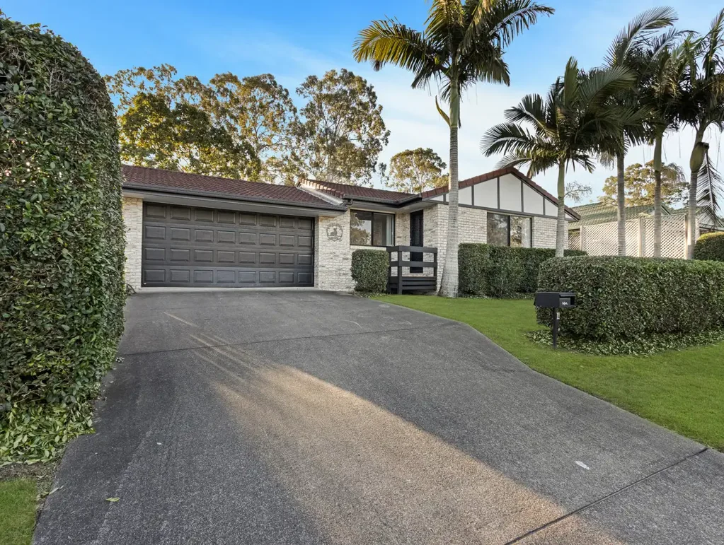 Maryborough 4ਬੈੱਡਰੂਮ Family home with powered 6 x 8 shed!
