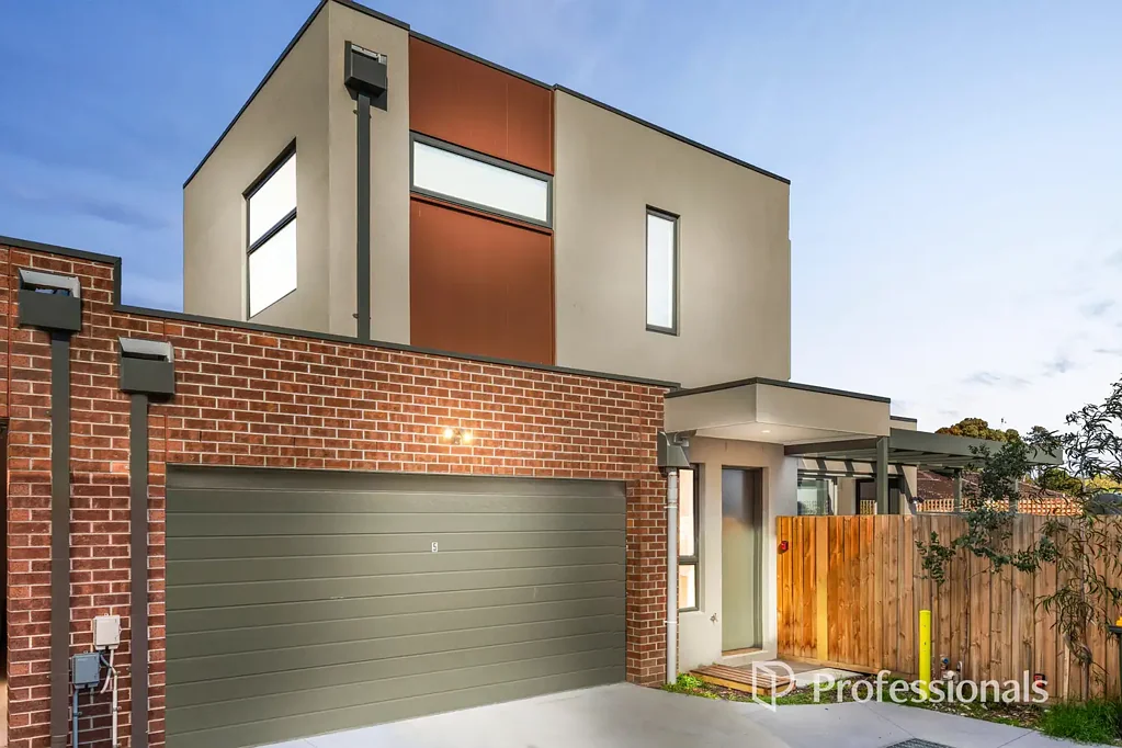 Clayton 4ਬੈੱਡਰੂਮ Elegant Modern Retreat in Prime Clayton Location
