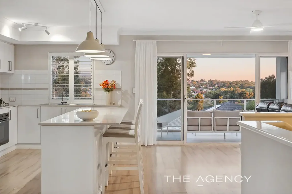 Jane Brook 4 Bedroom Distinctive & Classy With Gorgeous Views
