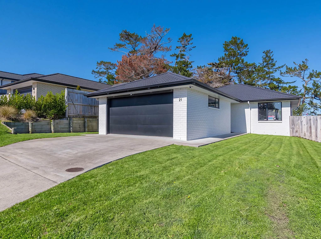 Helensville 4Zimmer Overseas Vendor – Must Be Sold