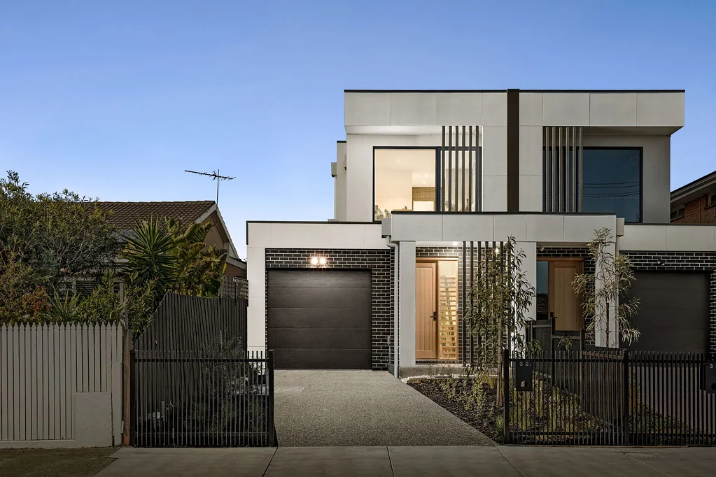 Chelsea 4 Bedroom Luxurious Family Living Moments from Chelsea Beach